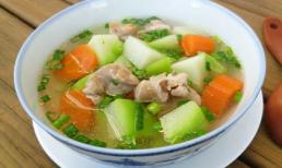 Cách làm món canh gà nấu su su ngọt mát cho bữa cơm chiều