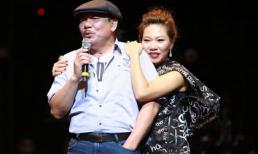 Nhạc sĩ Trần Tiến ngẫu hứng lên sân khấu hát cùng cháu gái