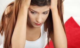 “Thời này trai giàu toàn mang Dream đi cưa gái: Em không biết à, cô gái vật chất?”