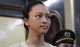 Hoa hậu Phương Nga dùng 'vũ khí' nào bảo vệ mình?