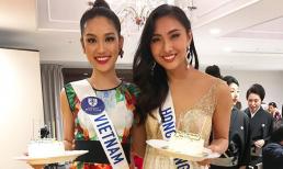 Phương Linh nhận quà bất ngờ tại cuộc thi Hoa Hậu Quốc tế 2016