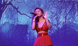 Minh Tuyết khoe thân hình bốc lửa trong đêm nhạc mừng sinh nhật