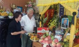 Đồng nghiệp tề tựu thắp nén nhang 49 ngày cho nghệ sĩ Hán Văn Tình