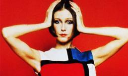 Đón bắt xu hướng thời trang Color Block cùng viên uống Hoa Thiên