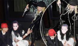 Đi chơi Halloween, nhiều người giả làm Kim Kardashian và dàn dựng lại vụ cướp kinh hoàng