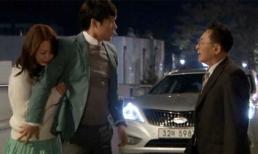 Bố chồng tương lai vừa xuống bưng tráp vào nhà, gia đình tôi náo loạn, bố tôi mặt đỏ gay xách cổ tôi khóa vào phòng