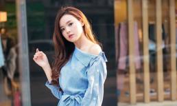 Midu diện đầm lệch vai, xinh đẹp dạo phố