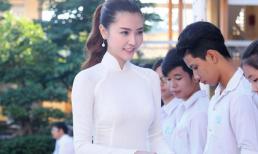 Ngọc Duyên về thăm thầy cô trường cũ, trao học bổng cho học sinh nghèo