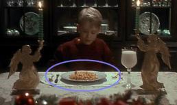 Nhặt sạn hài hước trong phim 'Ở nhà một mình'