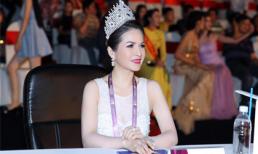 Hoa hậu Lê Thanh Thúy 'quyền lực' trên ghế nóng chung kết Hoa khôi xứ dừa