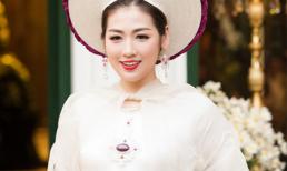 Á hậu Tú Anh làm nàng công chúa kiều diễm trong trang phục áo dài