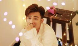 Ca sĩ Chí Thiện đẹp trai trong bộ hình Giáng sinh