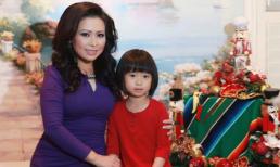 Hoa hậu Kristine Thảo Lâm cùng con gái 6 tuổi khoe ảnh Giáng sinh ngọt ngào