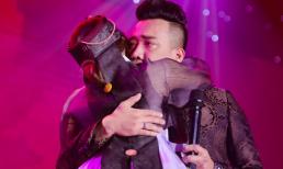 Trấn Thành rơi nước mắt khi dặn dò Hari Won trong đám cưới cổ tích