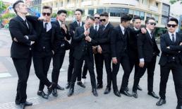 Mr Đàm dẫn đầu 60 'soái ca' gây náo loạn phố đi bộ