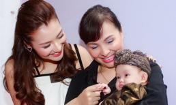 Hồng Quế lần đầu khoe cận mặt con gái bụ bẫm