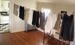 Bỏ ngay thói quen phơi quần áo trong nhà nếu không muốn phổi đầy nấm mốc