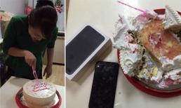 Ông chồng 'soái ca' của năm: Giấu iPhone 7 trong bánh kem tặng vợ sắp cưới