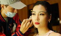 Phạm Thùy Linh khoe vóc dáng gợi cảm với váy xuyên thấu