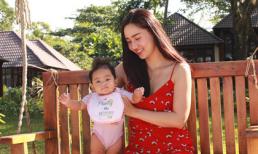 Á hậu Ngô Trà My chơi đùa với con gái dưới nắng vàng 