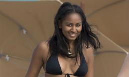 Con gái út của ông Obama bị săm soi ăn mặc gợi cảm khi đi biển 