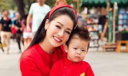 Con trai Nhật Kim Anh mặc áo dài xuống phố cùng mẹ ngày giáp Tết