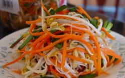 Hướng dẫn muối dưa giá đỗ ngon giòn cho ngày Tết 