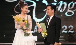 Trường Giang ngọt ngào nói lời yêu Nhã Phương trên sân khấu truyền hình