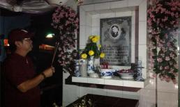 Sợ Lê Công Tuấn Anh cô quạnh, đạo diễn Ngọc Phong đưa gia đình đến thắp hương dịp Tết