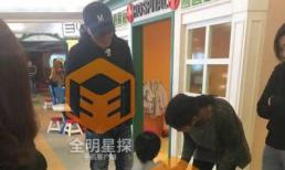 Lưu Khải Uy một mình đưa con gái Tiểu Gạo Nếp đến trường mầm non