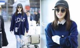 Dương Mịch diện quần jeans rách bắt chuyến bay đi Thượng Hải vào ngày Valentine 