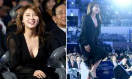 Ha Ji Won quyến rũ chết người khi diện váy khoét sâu cổ khoe vòng một