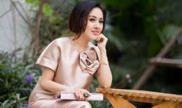 Ngắm phong cách thời trang sành điệu của BTV Hoài Anh