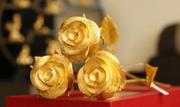 Đại gia Quảng Ninh mua 4 bông hồng vàng nguyên khối tặng bạn gái 8/3