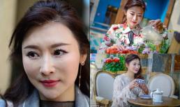 Bà mẹ 50 tuổi bị nhầm là bạn con vì nhan sắc trẻ trung như thiếu nữ