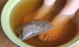 Thổi bay mùi hôi chân khó chịu trong ngày thời tiết ẩm ướt nhờ những hỗn hợp sau