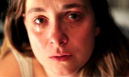 Khóc xong đôi mắt sưng húp như bị ai đánh: Lý do không phải ai cũng biết