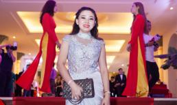 Nguyễn Kim Nhung khoe vẻ đẹp gợi cảm tại sự kiện