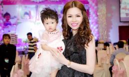 Quý bà Bùi Thị Hà tạo phong cách quý tộc cho con gái nhỏ