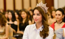 Phạm Hương ăn vận giản dị khoe giọng ngọt ngào với 'Dạ cổ hoài lang'