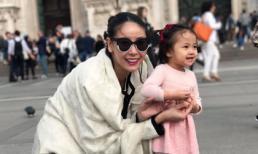 Hoa hậu Hà Kiều Anh cùng con gái vui đùa với bồ câu ở Ý