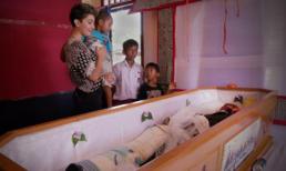 Con gái để xác ướp cha giữa nhà suốt 12 năm và đối xử như với người sống