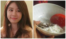 Cứ nghĩ mẹ chồng mắt kém, con dâu ngày nào cũng cho ăn cơm thừa canh cặn, đến khi nghe được câu nói từ chính miệng bà