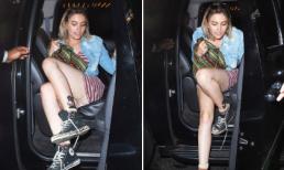 Hết khoe 'rừng rậm' ở cánh tay, con gái Michael Jackson lại hớ hênh lộ hàng 