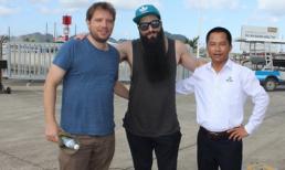 Đạo diễn 'Kong' đưa đạo diễn 'Godzilla' thăm vịnh Hạ Long bằng thủy phi cơ