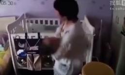 Lén lắp camera, bố mẹ sốc nặng khi chứng kiến bảo mẫu làm điều này với con mình