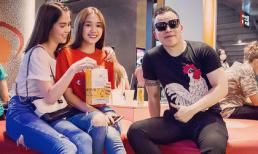 Ngọc Trinh cùng 'ông trùm' Khắc Tiệp ăn vận giản dị đi xem phim