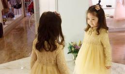 Biểu cảm đáng yêu của Cadie khi soi gương