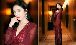 Lên đồ với màu đỏ rượu vang, Dương Mịch đẹp sang chảnh 'không góc chết'