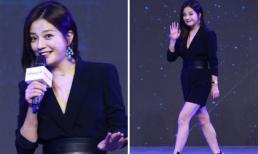 'Én nhỏ' Triệu Vy lộ mặt sưng và chân to thô kệch 